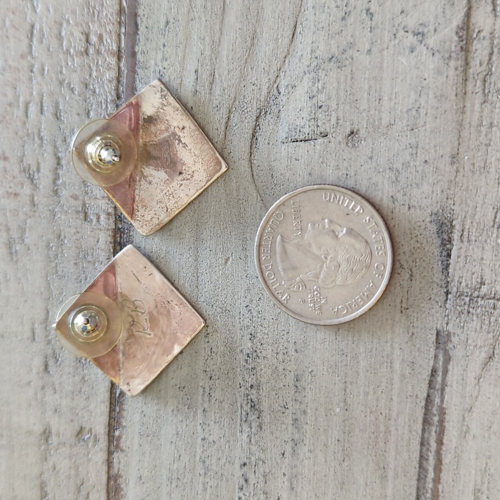 Vintage Native American Mother of Pearl and Lapis Earrings - Picture 4 of 10